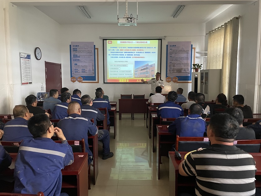 图二  教育培训，，，，提升能力 mg冰球突破煤矿生产运营公司袁大滩选煤厂  万小波  提供.jpg.jpg