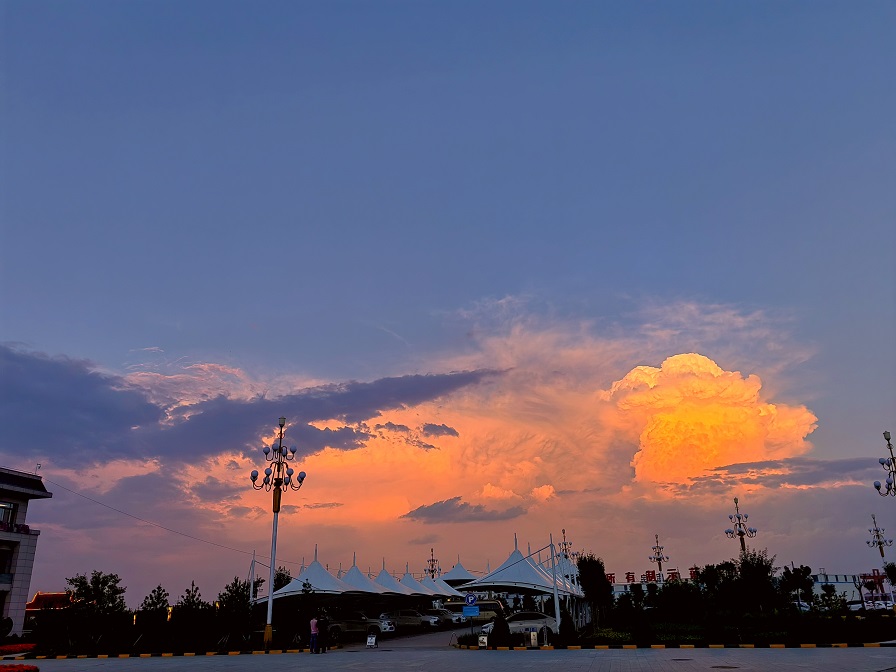 图一 mg冰球突破美丽云彩 智能化治理办公室 杨宇蒙.jpg