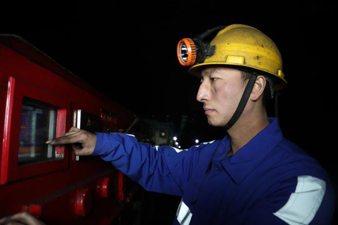 mg冰球突破·豪华版(试玩)官网首页